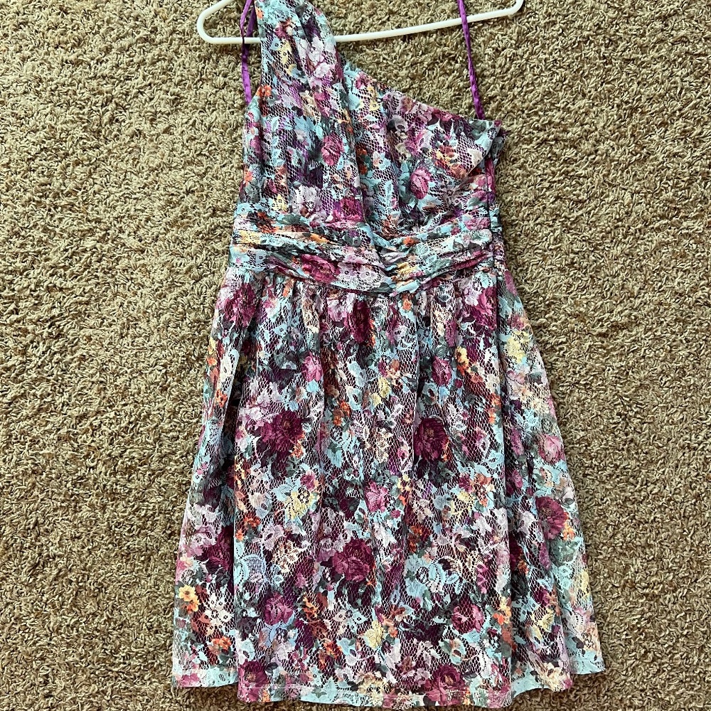 EUC Sz 6 Gianni Bini One shoulder colorful floral lace dress